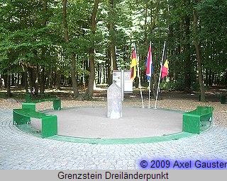 Grenzstein am Dreilaenderpunkt